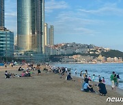 부산 해운대, 휴가철에도 전년 대비 방문객 수 '절반'으로 감소
