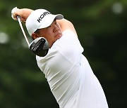 Im Sung-jae ties course record in third round of men's golf tournament