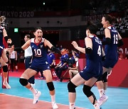 5세트 대역전극 펼친 여자배구, 일본 꺾고 8강 진출