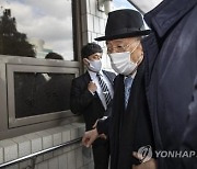 "전두환 타도" 유인물 배포해 실형..40년 만에 무죄