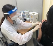 '집단감염 여전' 부산 72명 추가 확진..백신 1차 접종률 40% 돌파(종합)
