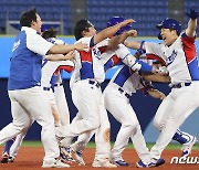 김현수 '역전안타 이겼다'