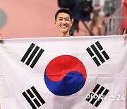 [올림픽포토]우상혁, 한국 육상 역사를 쓴 사나이