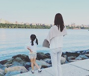권상우♥손태영 딸 리호, 엄마 아빠 닮은 우월 다리길이 "날씨가 너무 좋아서"