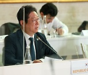 황희, 첫 G20 문화장관회의 참석.."코로나 속 디지털 주목"