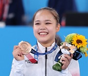 여서정, 여자 체조 첫 올림픽 메달..최초 '부녀 메달리스트'