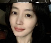 '충무로 여신' 김혜수, '배구여신' 김연경 응원 "이 조합 찬성일세"