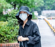 마마무 솔라,'편안한 복장으로 출근' [사진]