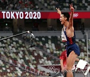 -올림픽- '2m35' 우상혁, 한국新 세우며 육상 트랙&필드 사상 최고 '4위'(종합2보)