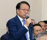 '조국 아들 허위 인턴증명서' 고발된 한인섭, 서울대 로스쿨 복귀