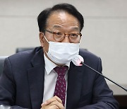 '조국 자녀 인턴서류 발급 의혹' 한인섭, 서울대 복직