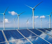 "태양광, 전력 수요 피크 시간 7% 기여" 재생에너지 잠재력 더 끌어올릴 방법은?