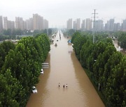 중국 허난성, 늘어나는 홍수 희생자..사망자 300명 넘어