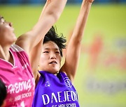 [JB포토] 종별선수권, 슛 시도하는 대전여상 김예진