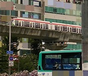 퇴근시간대 의정부경전철 25분간 운행 중단..'신호기 오류'