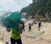 동해시 해변 불법 시설물 강제 철거