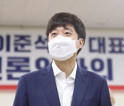 경남 간 이준석 "김경수 지사 과오로 도정 혼란"