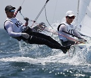 Sailing duo manage to win one race but fail to reach final