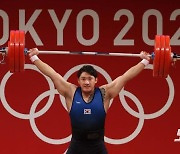 진윤성, 180kg 1차 시기 성공