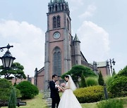 이영아, ♥남편·아들과 행복한 결혼식 "가족사진" [TEN★]