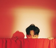 JAY B, 26일 EP 발매 앞서 tmrw 매거진 코리아 첫 커버 모델 발탁+100P 장식