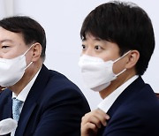 윤석열, 김진태 검증단장에 "잘 하실것"..부정식품 논란엔 "악의적"