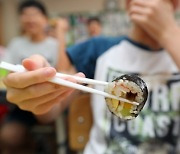 점점 늘어나는 김밥집 식중독.."평소 600~800줄 팔려"