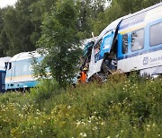 체코에서 열차 추돌사고..2명 사망, 수십명 부상