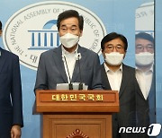 이낙연 "최성해와 아무 관계 없다"..이재명 측 공세 일축