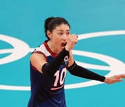 김연경에 일본 누리꾼도 반했다..'사진에 제목달기' 밈 유행