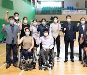 [fn포토] 김태엽 서귀포시장, 휠체어 펜싱 국가대표팀 격려