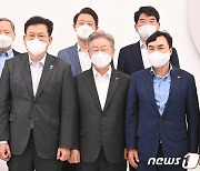 [단독]與-4대 그룹 '씽크탱크' 만난다..대선 '성장 공약' 발굴