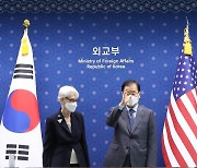 정의용·블링컨 전화통화.. "대북 인도주의적 지원 논의"