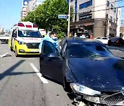 서울 신림동에서 승용차·오토바이 추돌..2명 사망