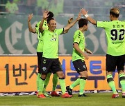 [b11 현장] '문선민 군제대 복귀골' 전북, 대구 2-1 꺾고 3위→2위 도약