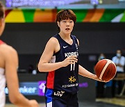 [JB포토] U19 여자농구월드컵, 볼 소유하고 있는 문지영