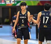 [JB포토] U19 여자농구 월드컵, 하이파이브하는 박진영과 이유진