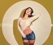 조현영, 바디프로필 공개..섹시한 군살 제로 S라인 몸매[똑똑SNS]