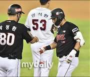 [MD포토] 송민섭, '깔끔한 적시타'