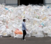 [Feature] Plastics pile up amid food delivery boom