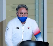 韓 야구대표팀, 무거운 분위기 속 귀국..강백호 논란엔 "주의줘야"
