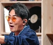 '랄라랜드' 이승철, "어디서 약을 팔아" 신동엽과 디스 전쟁 발발?