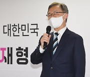 안민석 "조상 친일"에 최재형 측 "윤지오 이어 또 허언증"