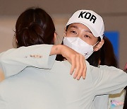 김연경-양효진 '작별의포옹' [MK포토]