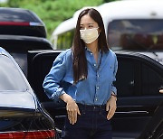 [MD포토] 정수정 '가을 맞아 데님 패션'