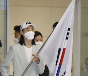 태극기 들고 귀국하는 김연경