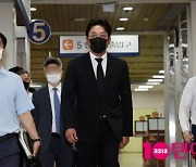 [TEN 포토] '프로포폴 불법 투약 혐의' 하정우 '긴장되는 눈빛'