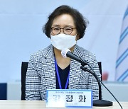 [포토]'인사말하는 강정화 회장'