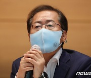 홍준표, 'MB 경제 브레인' 백용호 캠프 공동선대위원장으로 영입