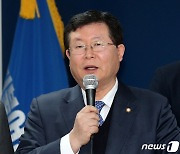 설훈 "김두관, 내가 경선불복?..모독이자 협박, 거짓 프레임 멈춰라"